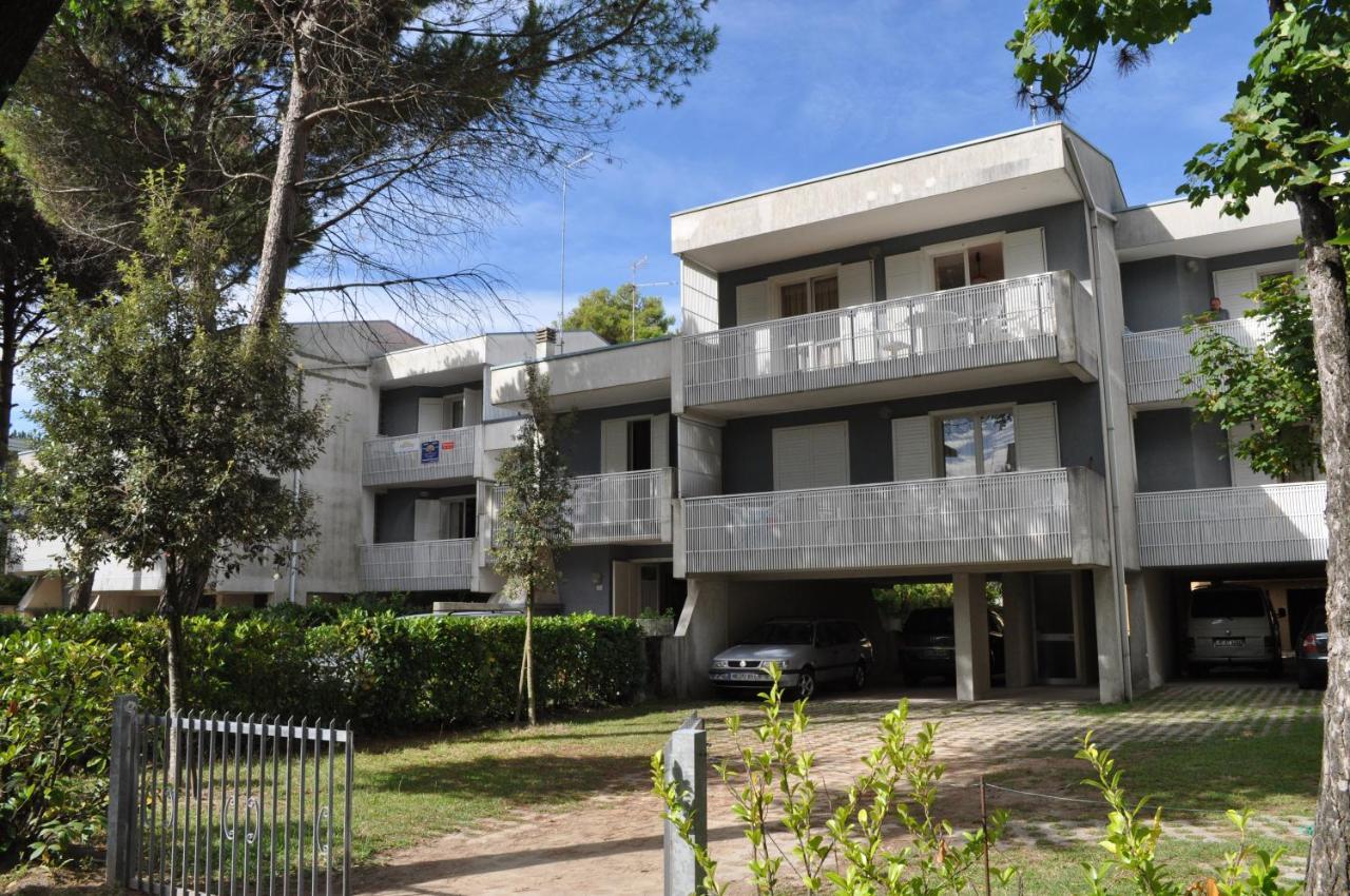 Appartamenti Sirio Via Pesci 6,8,14 Bibione Exterior foto