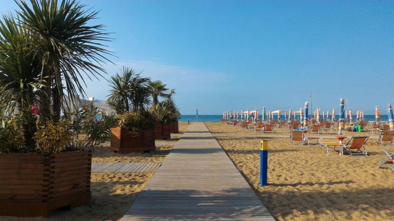 Appartamenti Sirio Via Pesci 6,8,14 Bibione Exterior foto